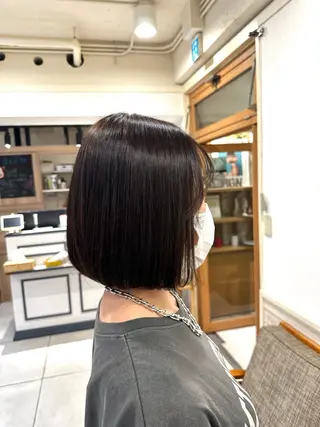 ショート カラー 岡本 葵のヘアスタイル