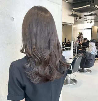 ロング カラー 透明感/オリーブ/ グレージュ/YUKAのヘアスタイル