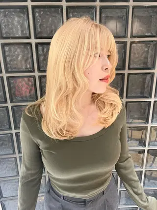 セミロング アキ/梅田/顔まわり /レイヤーカット/のヘアスタイル