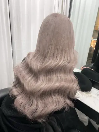 カラー エクステ・レイヤ ーカットLay.のヘアスタイル