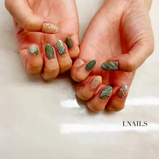 ネイル アイネイルズ所属・早川 梓のネイルデザイン