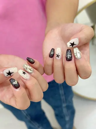 ネイル Elegancia. Hiromiのネイルデザイン