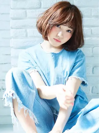 ミディアム カラー THE DAY所属・AKI HASHIMOTOのヘアスタイル