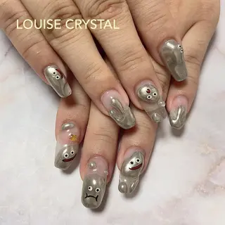 ネイル LOUISE CRYSTALのネイルデザイン