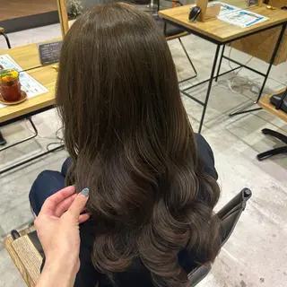 ロング カラー ✨ハイトーン/暗髪/ ハイライト/松岡✨のヘアスタイル