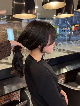 ミディアム ショート 顔周りレイヤー/マオのヘアスタイル