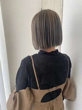 ミディアム カラー fio マナミのヘアスタイル
