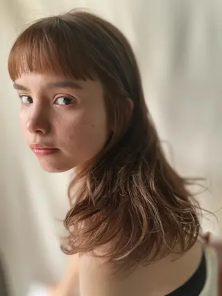 ミディアム カラー 透けるカラー💐 maeのヘアスタイル