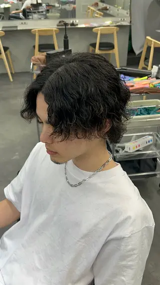 パーマ メンズ fifth 安次富　泰雅のヘアスタイル