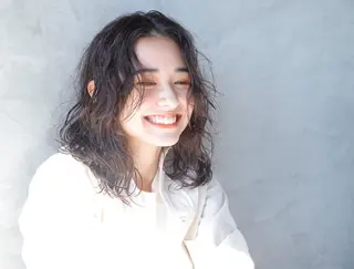 ミディアム 尾崎 優也のヘアスタイル