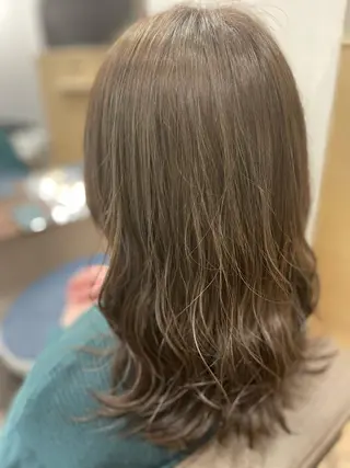 セミロング arbre所属・安藤 芽衣のヘアスタイル