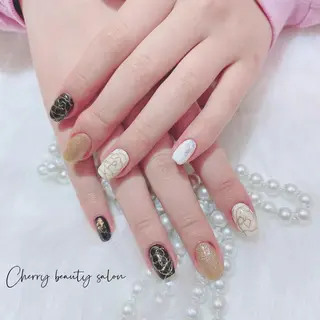 ネイル SAKURA 🍒のネイルデザイン