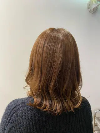 セミロング カラー 福田 里央のヘアスタイル
