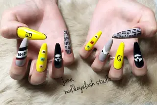 ネイル Yakko pas á pasのネイルデザイン