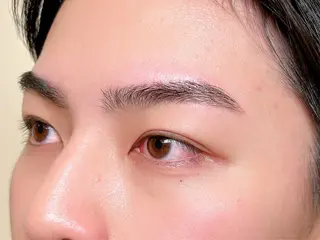 メンズ アイブロウ 美まつ毛❤️美眉毛 🌈✨Mebereのマツエク・マツパデザイン