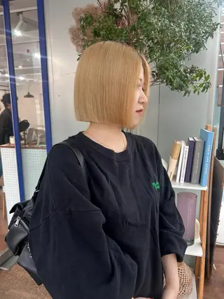 カラー VISION   aoyama所属・かがやしづ ⭐️ハイトーンのヘアスタイル