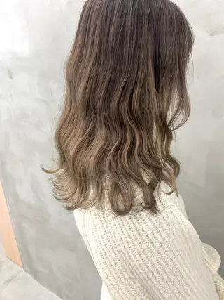 セミロング カラー ブームボックス所属・🐝ハイトーンカラー hachi🐝のヘアスタイル