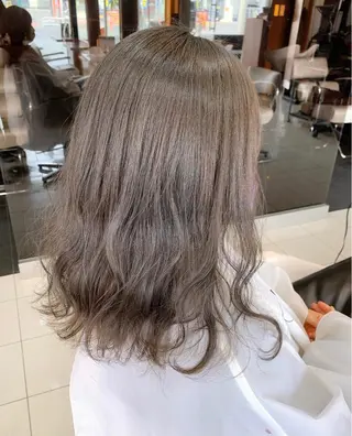 セミロング カラー 脱白髪染め美容師 竹内涼乃のヘアスタイル