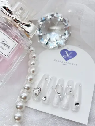 ネイル Yudia🦋 azuのネイルデザイン