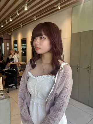 セミロング カラー ️🩵RINKA/ ハイトーンカラー🩵のヘアスタイル