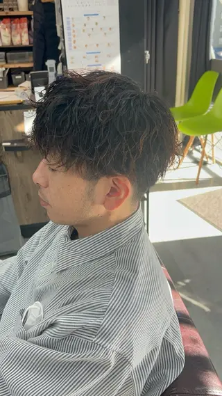 パーマ メンズ ハイトーン×艶カラー 🤍MIZUKIのヘアスタイル