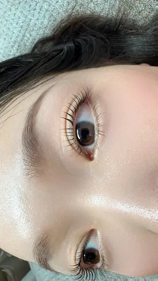 パーマ りな☘️ 池袋のマツエク・マツパデザイン