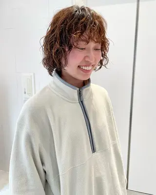 ミディアム パーマ 瓜谷 亮磨のヘアスタイル