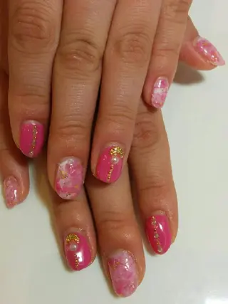 ネイル エステとネイル ローズコンフォートのネイルデザイン