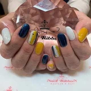 ネイル ネイルリボン 受付スタッフのネイルデザイン