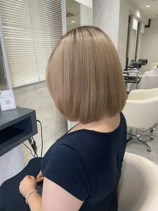 ミディアム カラー 飯田 実歩(じっぽ)のヘアスタイル