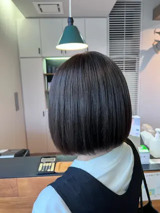 ミディアム カラー ツキダテ ユイのヘアスタイル