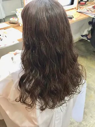 パーマ チカ/暖色系カラー/ おまかせ大歓迎のヘアスタイル