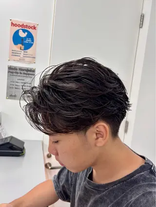 ショート メンズ なりたひろと / 波巻き/ツイスパのヘアスタイル