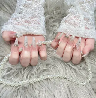 ロング crystal ___nail所属・Au Thuc trinhのネイルデザイン