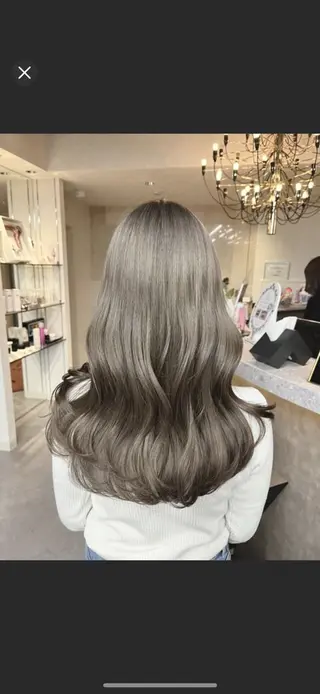 ロング 岩岡 つなみのヘアスタイル