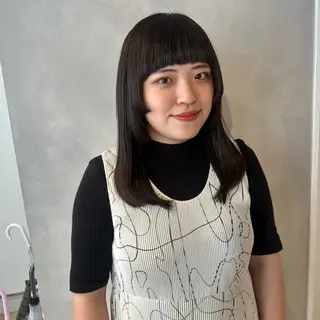 セミロング デザインカラー/パー マ🦖外岡咲希🦖のヘアスタイル