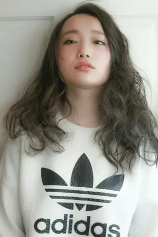 ロング セミロング ホワイト&レイヤーカ ットエクステ長畠俊輔のヘアスタイル