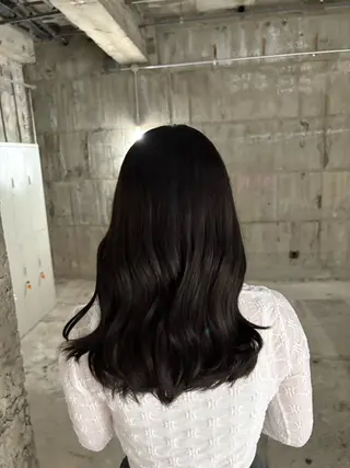 セミロング カラー 玉置 七海のヘアスタイル