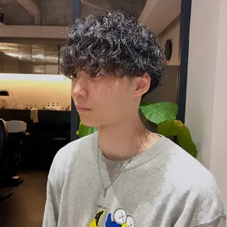 パーマ メンズ ハイトーン/ウルフ/ レイヤー/Asukaのヘアスタイル