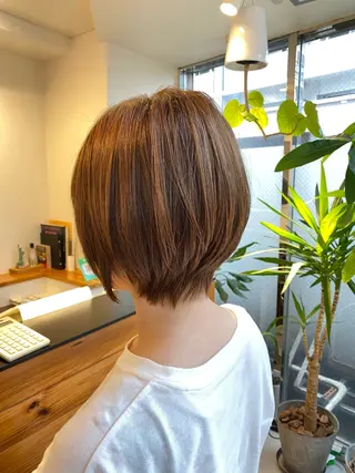 ショート WHAT COMES AROUND ...所属・イワ ハシのヘアスタイル