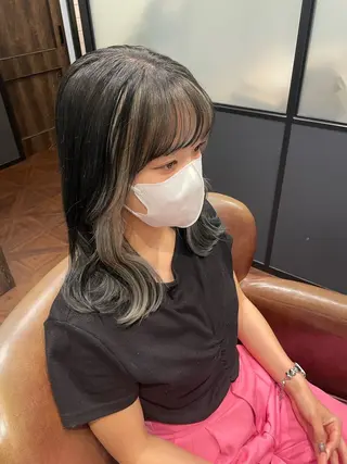 セミロング カラー 大川 美優のヘアスタイル