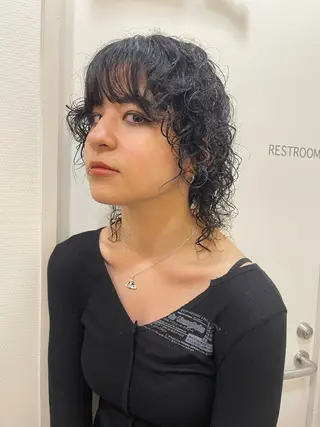 ミディアム パーマ アトム/ウルフ パーマ/レイヤーのヘアスタイル