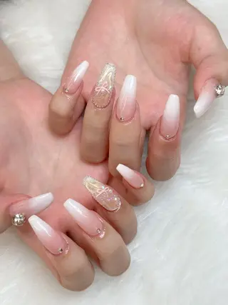 ネイル Luxe Nailのネイルデザイン