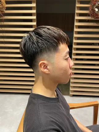 メンズ 尾頃 功明のヘアスタイル