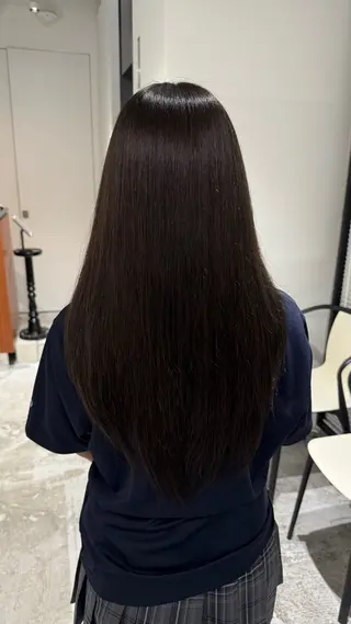 カラー 秋永 鈴のヘアスタイル