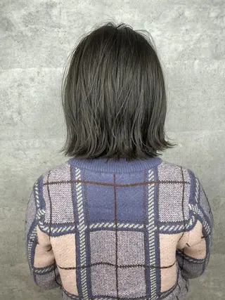 ミディアム カラー _WHITE 天王寺のヘアスタイル