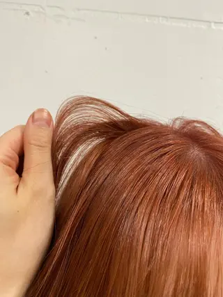 ミディアム カット｜ハイトーン｜ Suzukaのヘアスタイル