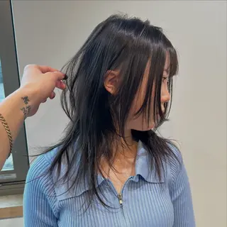 ミディアム 大阪ウルフカット ハッシュカットのヘアスタイル