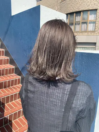 ミディアム カラー 三野 沙也のヘアスタイル