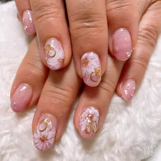 ネイル The Best Beauty受付担当のヘアスタイル